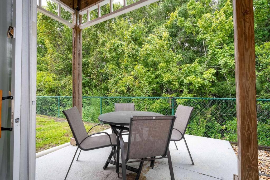 Cozy 3bed Townhome 8 Miles From 1123 Hébergement de vacances *