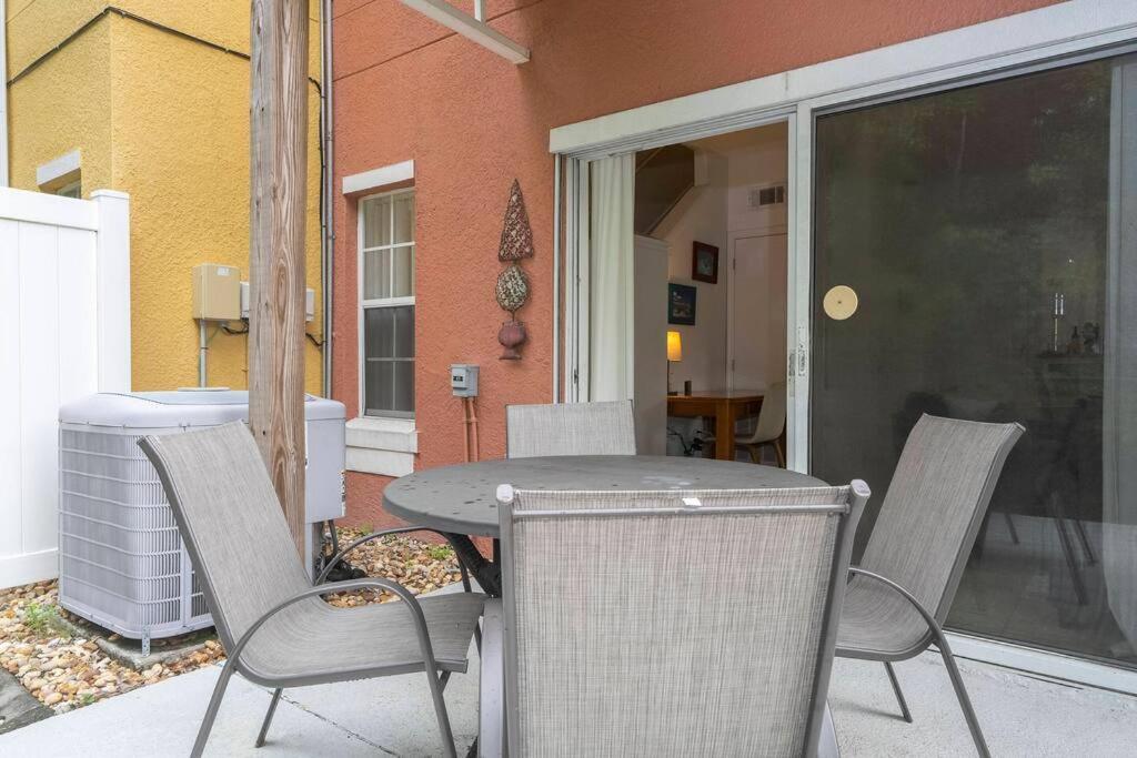 Hébergement de vacances Cozy 3bed Townhome 8 Miles From 1123