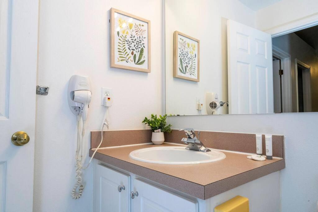 Cozy 3bed Townhome 8 Miles From 1123 *